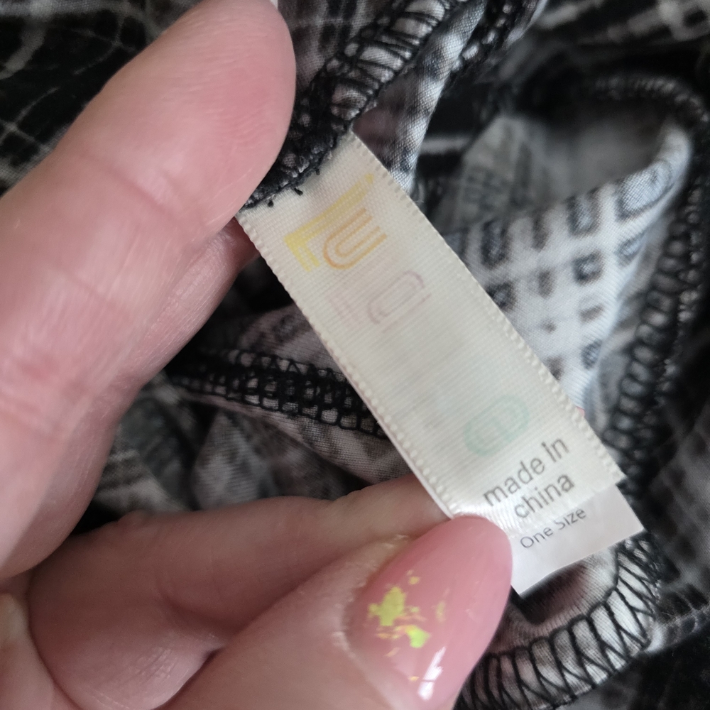 LuLaRoe Monochrome Checkered Leggings - Picture 2 of 3
